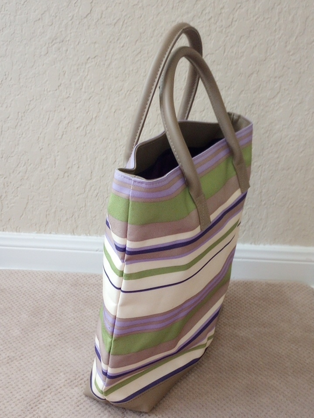 NEW Striped Tote & Creme Shop Skincare Bundle - Picture 2 of 6